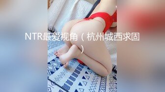 [MP4/ 2.52M] 风骚女模特伺候两个小哥哥激情3P，全程露脸场面淫乱刺激，舔弄两个大鸡巴