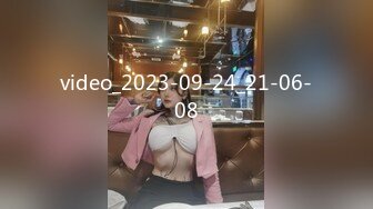 CD超市購物五個少女和美婦,裙底風光全都抄到了