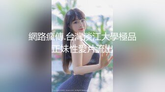 小麦色皮肤，极品尤物面罩御姐，性感黑丝美腿，很是风骚，无毛馒头肥穴，假屌深喉，美臀摇摆