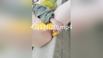 成人瑜珈教學！香菜兒YanCi「狂露乳」解放身心