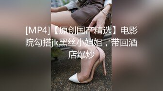 19岁的小伙子，和女主在小区门口认识的，这小伙子是个保安，女主每天进进出出就勾搭上了，博士和保安这事怎么说呢，活得开心就好了兄弟