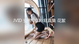 《贵在真实极限偸拍》女人坑女人！温泉洗浴酒店女宾换衣室内部真实曝光各种白花花的靓丽胴体亮瞎眼球视觉盛宴