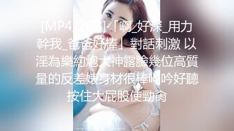 等了好久才来的外围小姐姐，170CM大长腿极品网红女神，自带护士情趣套装，骑在身上性感美臀，超近视角拍摄清晰可见