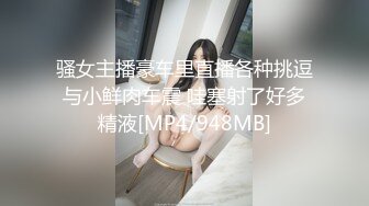 偷拍乡下表妹洗澡身材发育的真好 ❤️无意间被她发现放在肥皂架上的手机 还在镜头前卖萌