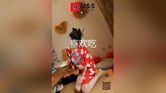 【黑人巨屌】两个巨大肉棒干操华裔帅哥～