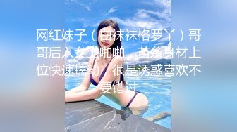 [MP4/ 1.13G] 熟女控小夥勾搭美艷40多歲小姑姑，大白天從廚房幹到餐桌，再幹到陽臺