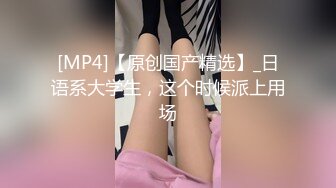 文靜乖巧新人妹子鏡頭前現場表演道具插穴自慰 脫下睡衣揉奶翹臀掰穴挑逗呻吟浪叫連連 逼逼被操多得黑了 對白淫蕩